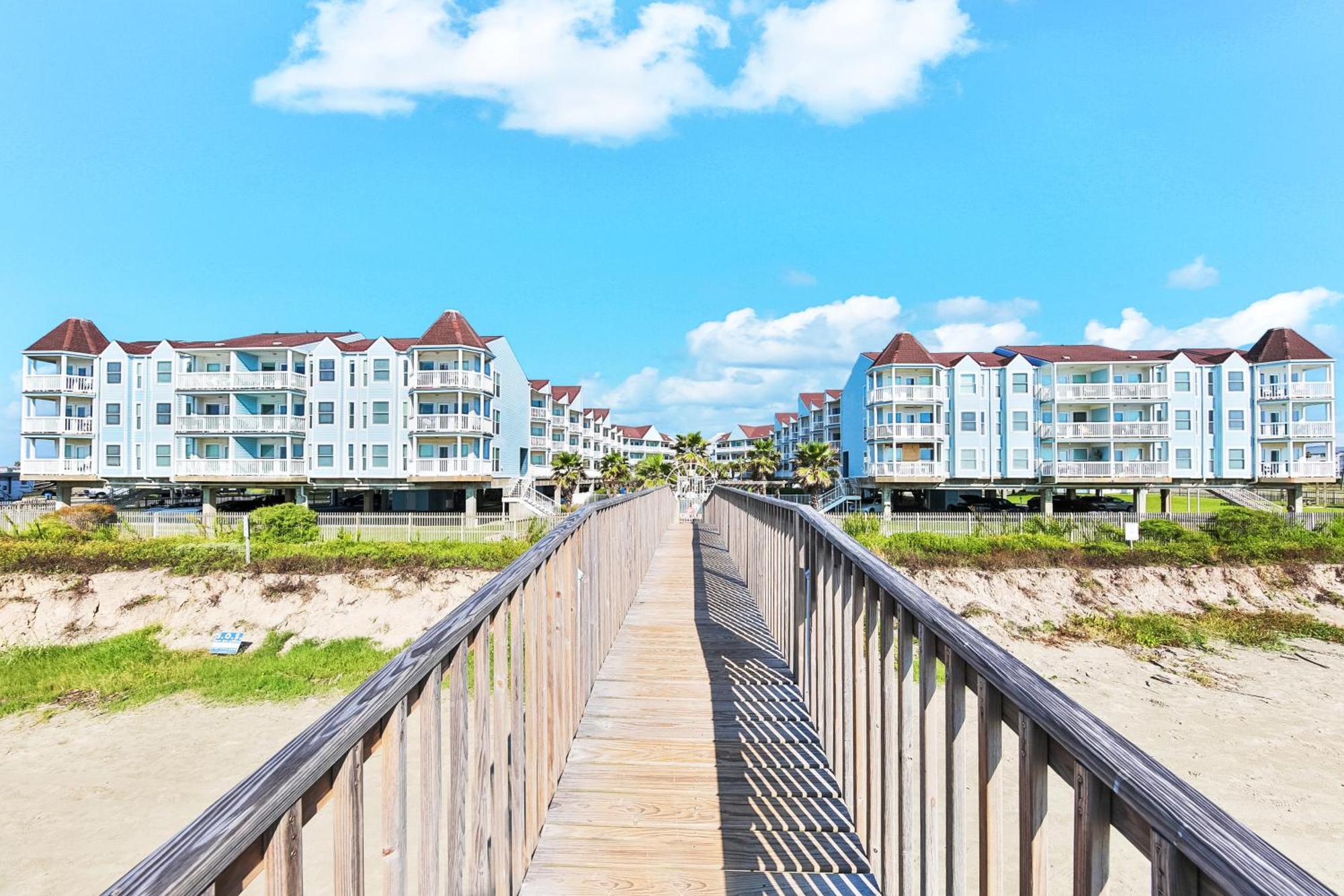 Apartment Seascape Condos: Sea Forever At Seascape #1310 *